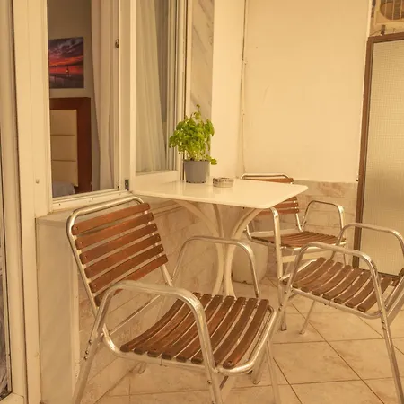 Lucky Apartment Potos